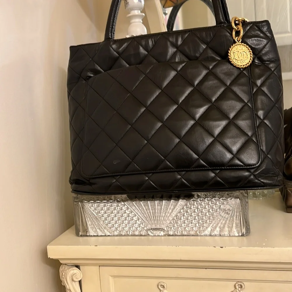 Chanel Handbag - Picture 5 of 12